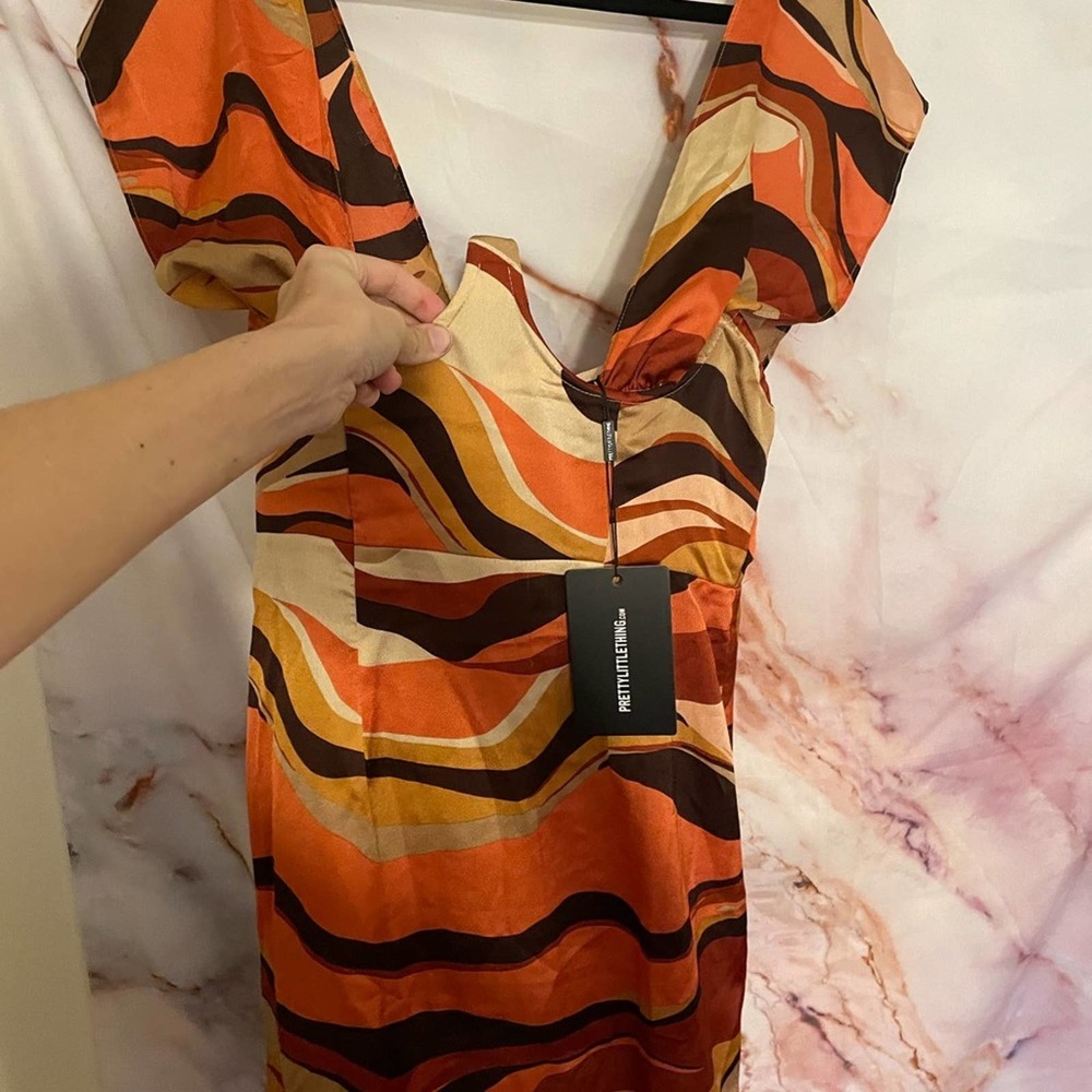 NWT Pretty Little Thing Abstract Mini Dress - Picture 4 of 9